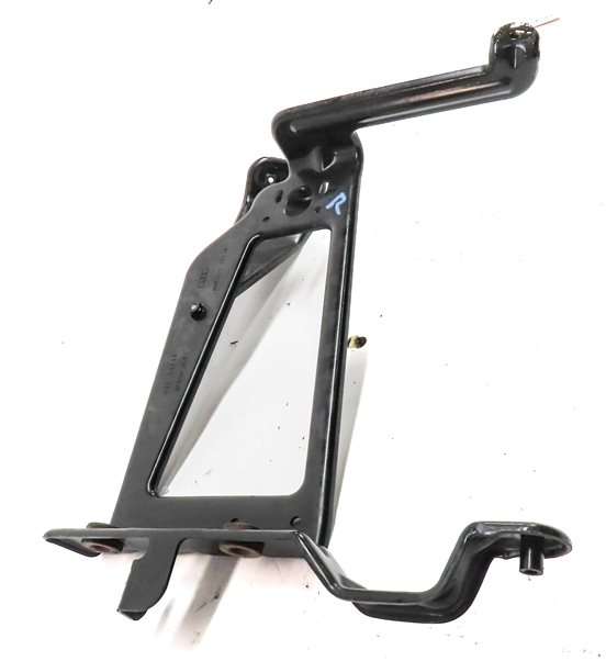 Thumbnail 4: 2017 AUDI Q7 (4M) FRONT RIGHT PASSENGER RADIATOR SUPPORT MOUNT BRACKET