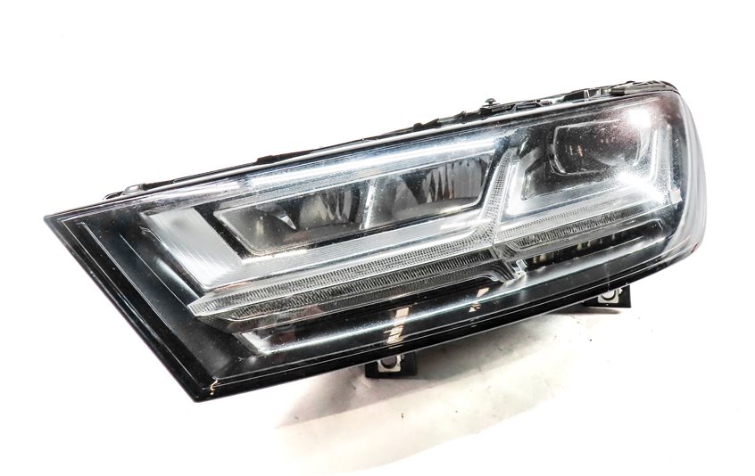 17-19 AUDI Q7 (4M) LEFT FRONT DRIVER DYNAMIC LED HEADLIGHT LIGHT LAMP (8Q3)