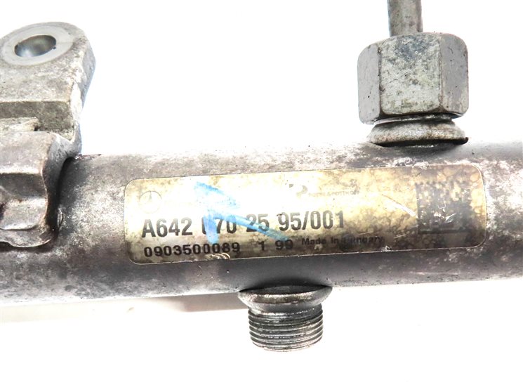 Thumbnail 8: 2009 MERCEDES GL320 (X164) 3.0L DIESEL (OM642) RIGHT FUEL INJECTOR RAIL w/ LINES