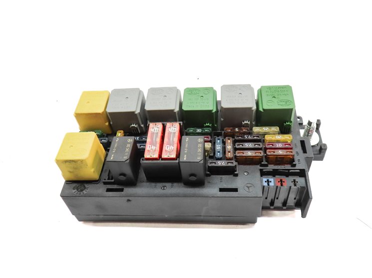Thumbnail 2: 2009 MERCEDES GL320 (X164) 3.0L DIESEL (OM642) ENGINE FRONT FUSE RELAY BOX PANEL
