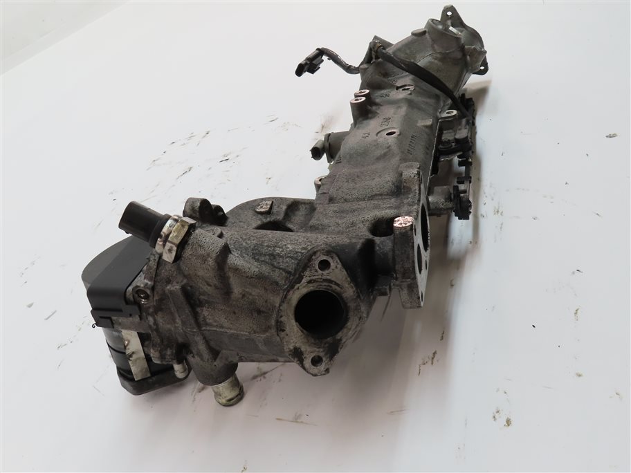 Thumbnail 4: 09-13 MERCEDES GL ML R (W164 W251 X164) 3.0L OM642 DIESEL LEFT INTAKE MANIFOLD