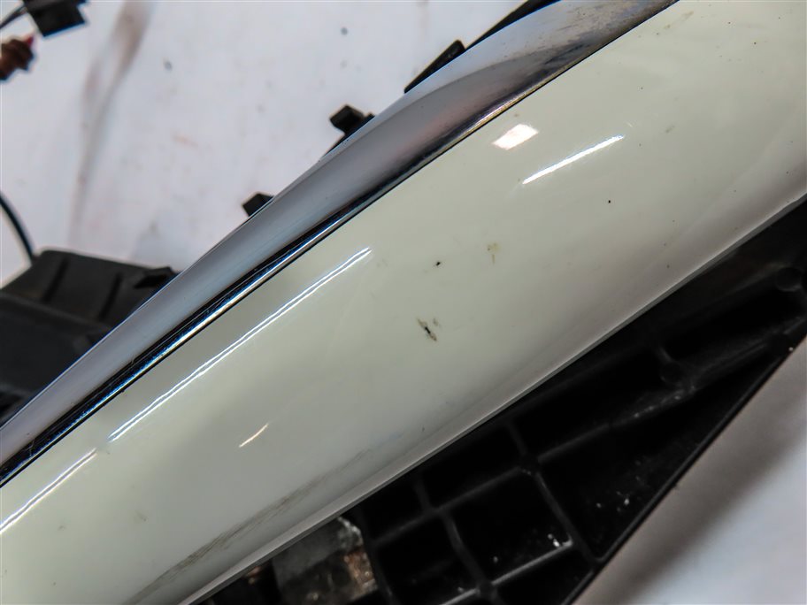 Thumbnail 8: 2009 MERCEDES GL320 (X164) FRONT RIGHT PASSENGER KEYLESS DOOR HANDLE (White)
