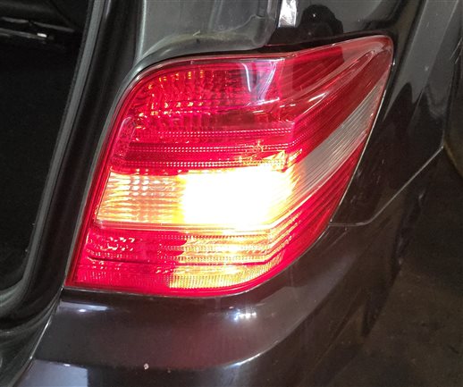 Thumbnail 2: 06-08 MERCEDES ML320 ML350 ML500 ML550 (W164) RIGHT TAILLIGHT BRAKE LIGHT LAMP