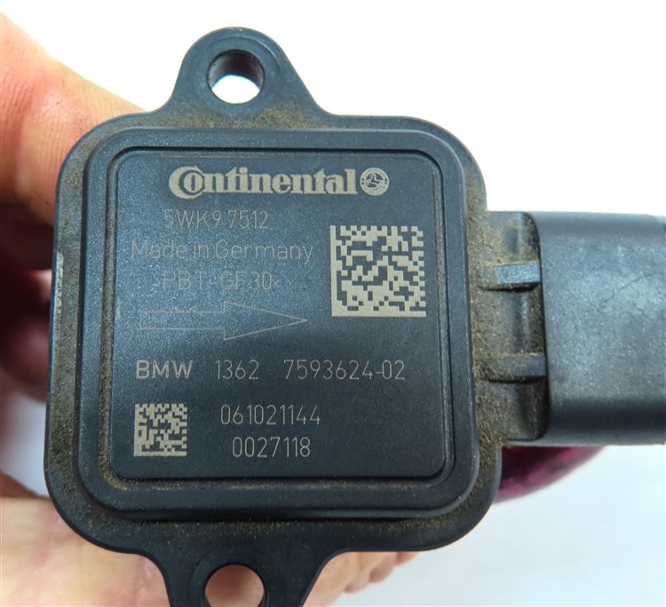 Thumbnail 5: 10-18 BMW 335i 535i X5 X6 (E83 E87 E90 F10 F15) 3.0L ENGINE MASS AIR FLOW SENSOR
