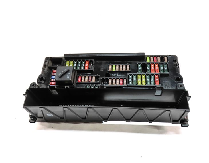 Thumbnail 3: 2011 BMW 535I (F10) 3.0L (N55) ENGINE FRONT POWER DISTRIBUITION FUSE RELAY BOX