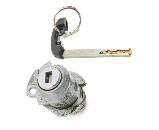 Thumbnail 3: 2011 BMW 535I (F10) FRONT LEFT DRIVER DOOR HANDLE LOCK CYLINDER w/KEY