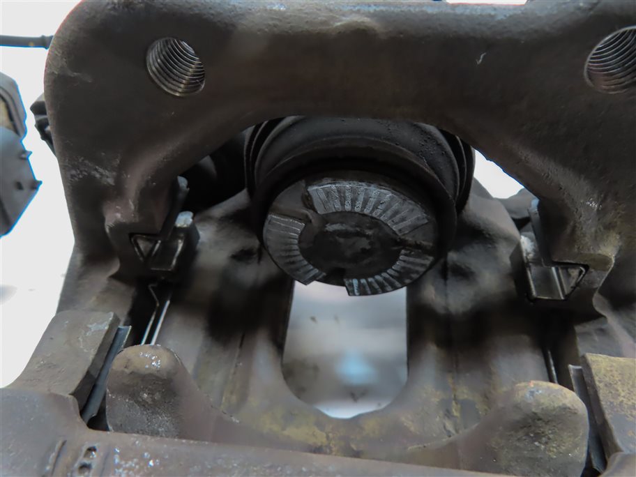 Thumbnail 8: 2011-2019 BMW 535i 550i 640i 650i (F06 F10) REAR LEFT & RIGHT BRAKE CALIPER SET