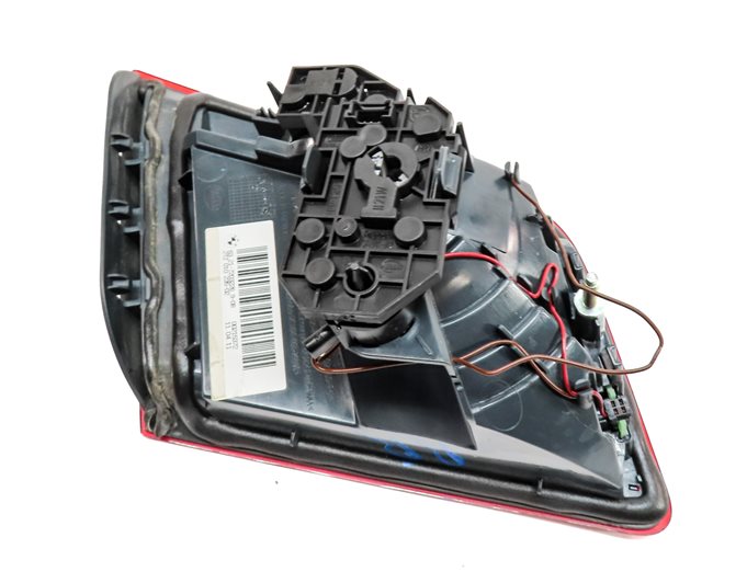 Thumbnail 6: 11-13 BMW 528i 535i 550i M5 (F10) RIGHT REAR INNER TRUNK TAILLIGHT LIGHT LAMP
