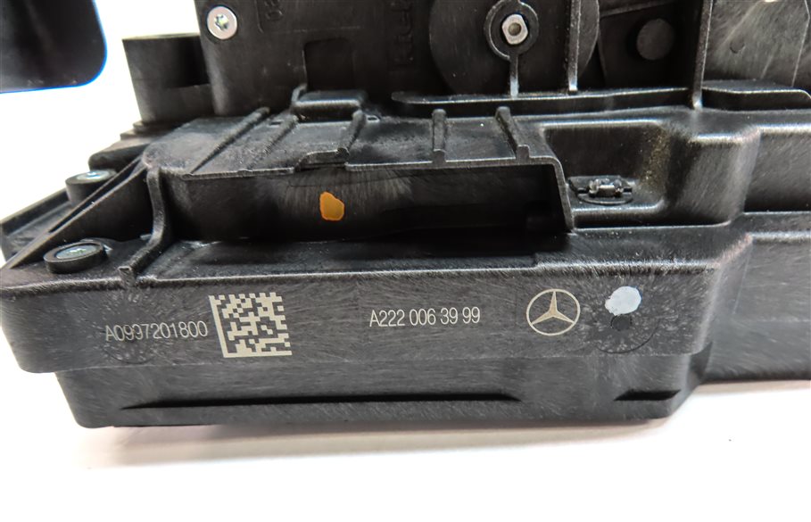 Thumbnail 6: 15-22 MERCEDES C300 C350 C400 C450 E300 E350 E400 E450 RIGHT FRONT DOOR LATCH