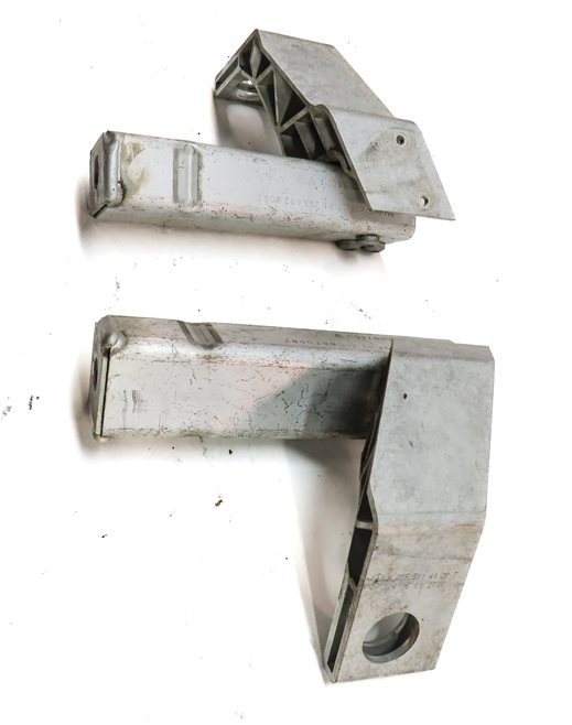 Thumbnail 3: 2016 MERCEDES C300 (W205) 2.0L (274.920) ENGINE RADIATOR SUPPORT MOUNT SET/2
