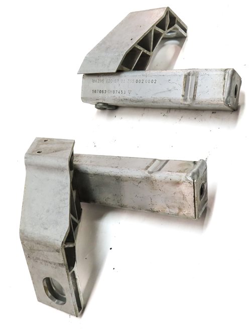 Thumbnail 4: 2016 MERCEDES C300 (W205) 2.0L (274.920) ENGINE RADIATOR SUPPORT MOUNT SET/2