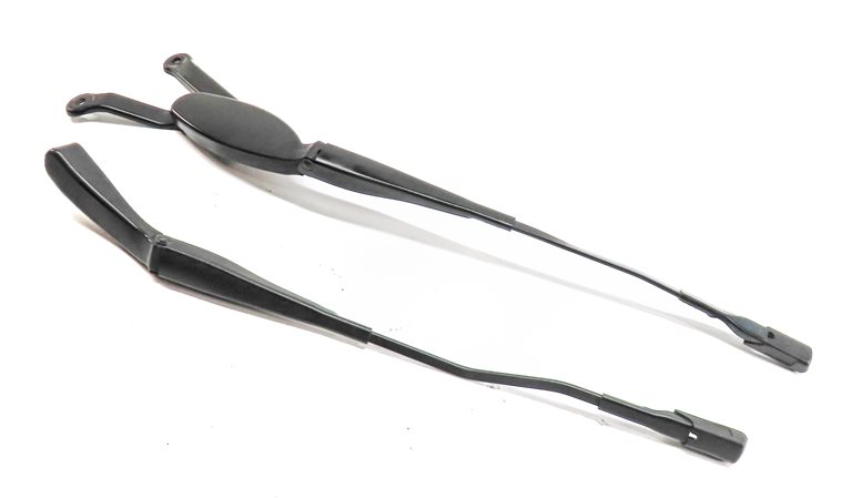 2013-2016 MERCEDES C CLASS (W205) FRONT LEFT & RIGHT WINDSHIELD WIPER ARM SET/2