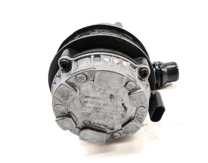 Thumbnail 5: 2016 MERCEDES C300 (W205) 2.0L (274.920) ENGINE ELECTRIC WATER COOLANT PUMP