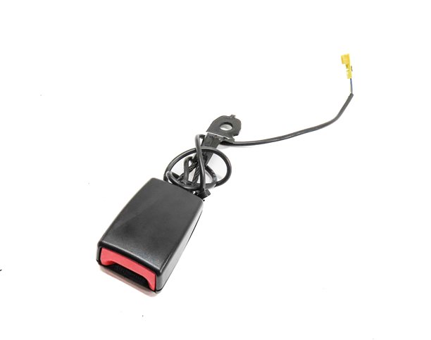 15-21 MERCEDES C GLC (W205 X253) FRONT RIGHT PASSENGER SEATBELT RECEIVER (BLACK)