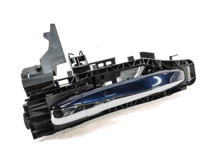 Thumbnail 2: 15-17 MERCEDES C300 C350 C400 C450 W205 DRIVER KEYLESS DOOR HANDLE (Blue)