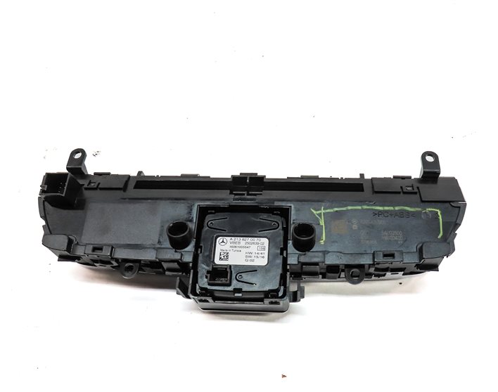 Thumbnail 5: 2016-2018 MERCEDES C300 C350 C450 C63 (W205) MEDIA CONTROL SWITCH w/ CLOCK