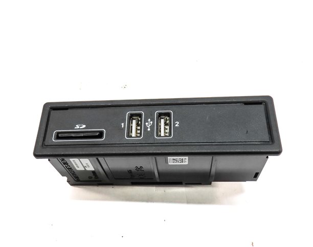 Thumbnail 2: 2016 MERCEDES C300 (W205) USB SD MEDIA JACK OUTLET PORT PANEL w/ SD CARD
