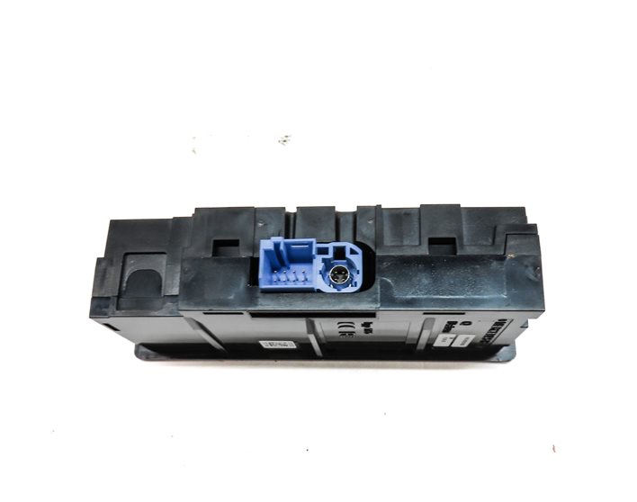 Thumbnail 4: 2016 MERCEDES C300 (W205) USB SD MEDIA JACK OUTLET PORT PANEL w/ SD CARD