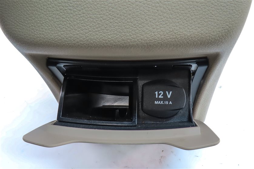 Thumbnail 4: 2016 MERCEDES C300 (W205) REAR CENTER CONSOLE HEAT AIR AC VENT w/TRIM (Beige)