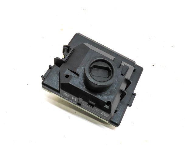16 MERCEDES C GLC S CLASS (W205 X253 W22) IGNITION SWITCH (w/o air suspension)