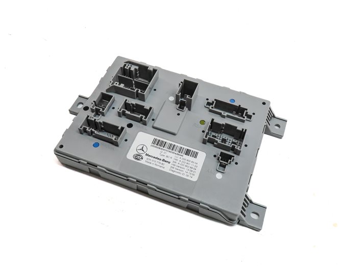 Thumbnail 1: 15-16 MERCEDES C300 C350 C400 C450 (W205) REAR SIGNAL ACQUISITON CONTROL MODULE
