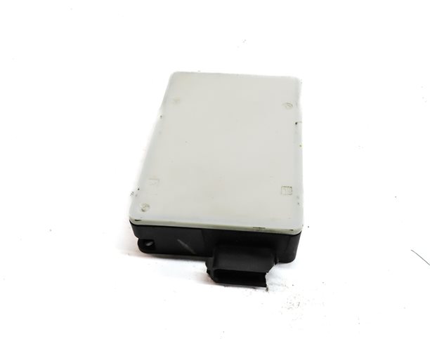 Thumbnail 4: 2015-2016 MERCEDES C300 C350 C400 C450 C63 (W205) REAR BLIND SPOT RADAR MODULE