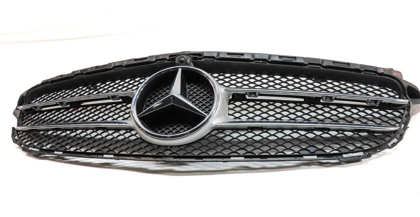 Thumbnail 2: 2015-2018 MERCEDES C300 C350E (W205) FRONT CENTER HOOD GRILLE EMBLEM (SILVER)