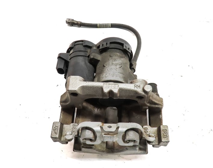 Thumbnail 7: 15-21 MERCEDES C-CLASS (W205) REAR RIGHT BRAKE CALIPER w/ PARKING BRAKE ACTUATOR