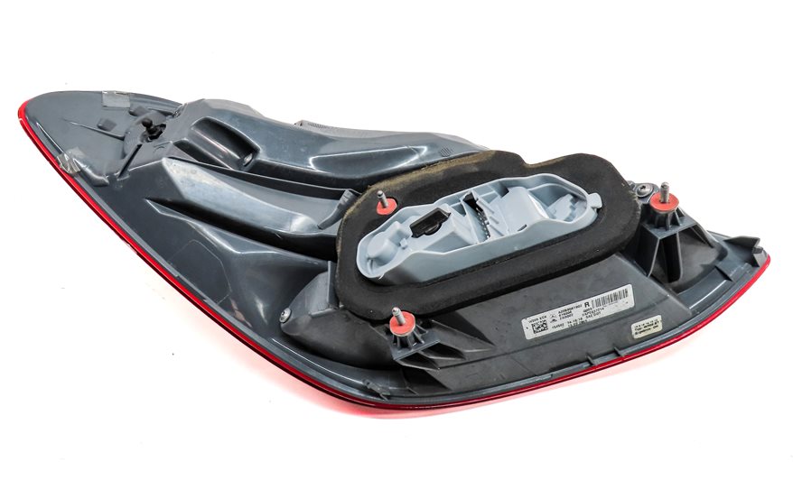 Thumbnail 5: 15-17 MERCEDES C-CLASS (W205) REAR RIGHT INCANDESCENT TAILLIGHT BRAKE LIGHT LAMP