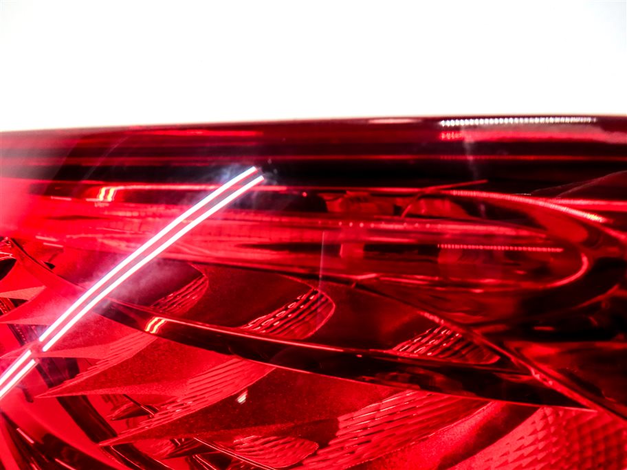 Thumbnail 8: 15-17 MERCEDES C-CLASS (W205) REAR RIGHT INCANDESCENT TAILLIGHT BRAKE LIGHT LAMP