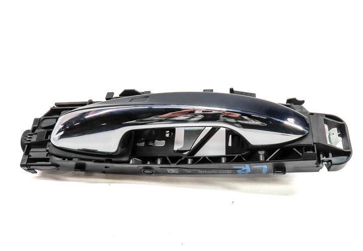 Thumbnail 2: 15-17 MERCEDES C300 C350 C400 C450 W205 LEFT REAR KEYLESS DOOR HANDLE (Blue)