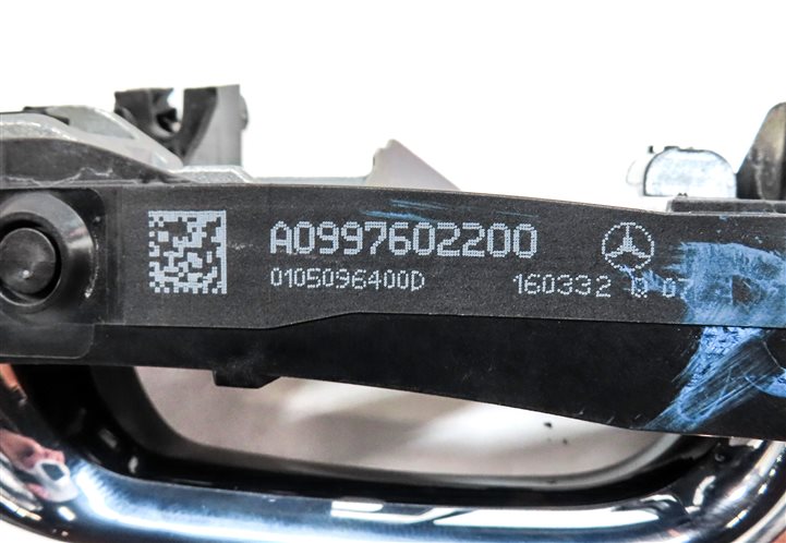 Thumbnail 6: 15-17 MERCEDES C S CLASS (W205 W222) FRONT RIGHT KEYLESS GO DOOR HANDLE (Blue)