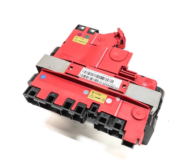 Thumbnail 1: 14 BMW 640I CONVERTIBLE (F12) 3.0L (N55) ENGINE POSITIVE BATTERY TERMINAL PLATE