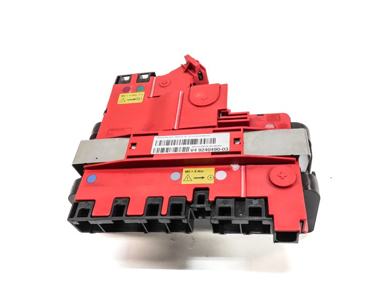 Thumbnail 2: 14 BMW 640I CONVERTIBLE (F12) 3.0L (N55) ENGINE POSITIVE BATTERY TERMINAL PLATE