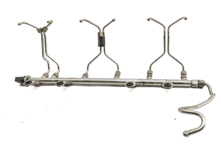 Thumbnail 4: 2014 BMW 640I CONVERTIBLE (F12) 3.0L (N55) ENGINE FUEL INJECTOR RAIL w/ LINES