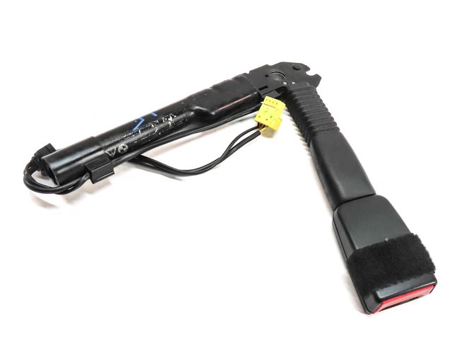 12-19 BMW 4 6 SERIES M4 M6 (F06 F12 F13 F32) LEFT FRONT DRIVER SEATBELT RECEIVER