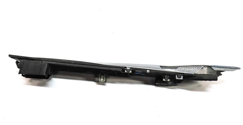 Thumbnail 4: 2012-2015 BMW 640i 650i (F06 F12 F13) LEFT DRIVER FENDER SIGNAL MARKER LIGHT