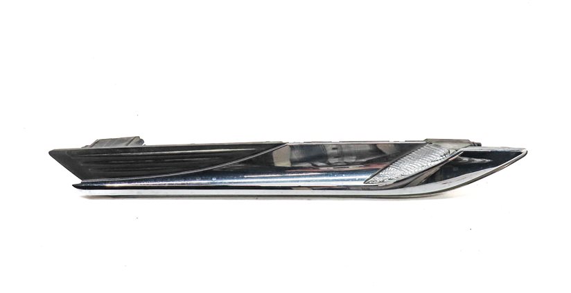Thumbnail 2: 2012-2015 BMW 640i 650i (F06 F12 F13) RIGHT PASSENGER FENDER SIGNAL MARKER LIGHT
