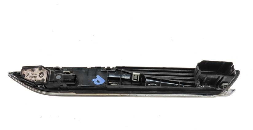 Thumbnail 4: 2012-2015 BMW 640i 650i (F06 F12 F13) RIGHT PASSENGER FENDER SIGNAL MARKER LIGHT