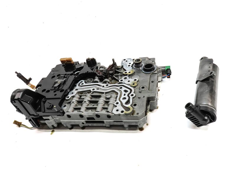 Thumbnail 2: 2013-2015 BMW 640i (F06 F12 F13) 3.0L 8HP45Z AUTOMATIC TRANSMISSION VALVE BODY