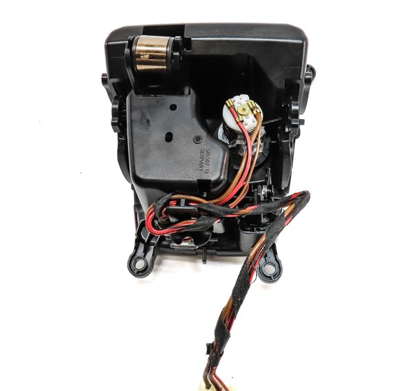 Thumbnail 5: 2014 BMW 640I CONVERTIBLE (F12) FRONT CENTER CONSOLE ASHTRAY w/ 12V SOCKET