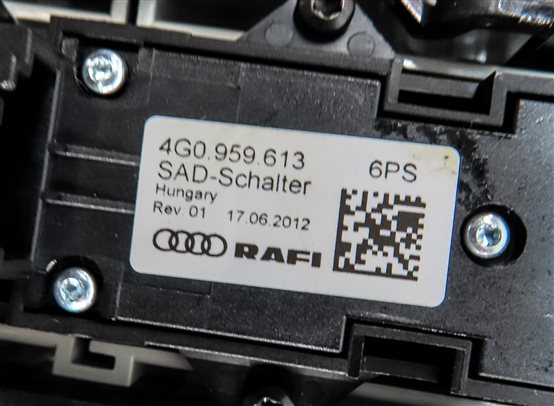 Thumbnail 8: 2013 AUDI A6 (C7 4G) FRONT INTERIOR DOME MAP READING LIGHT LAMP (Black)