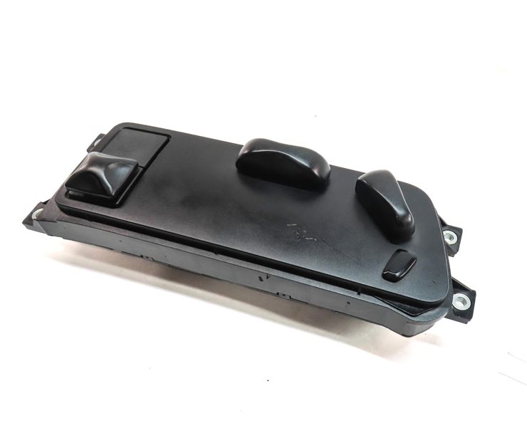 Thumbnail 2: 2008 PORSCHE CAYENNE (957) FRONT RIGHT PASSENGER SEAT SEAT ADJUST SWITCH BUTTON