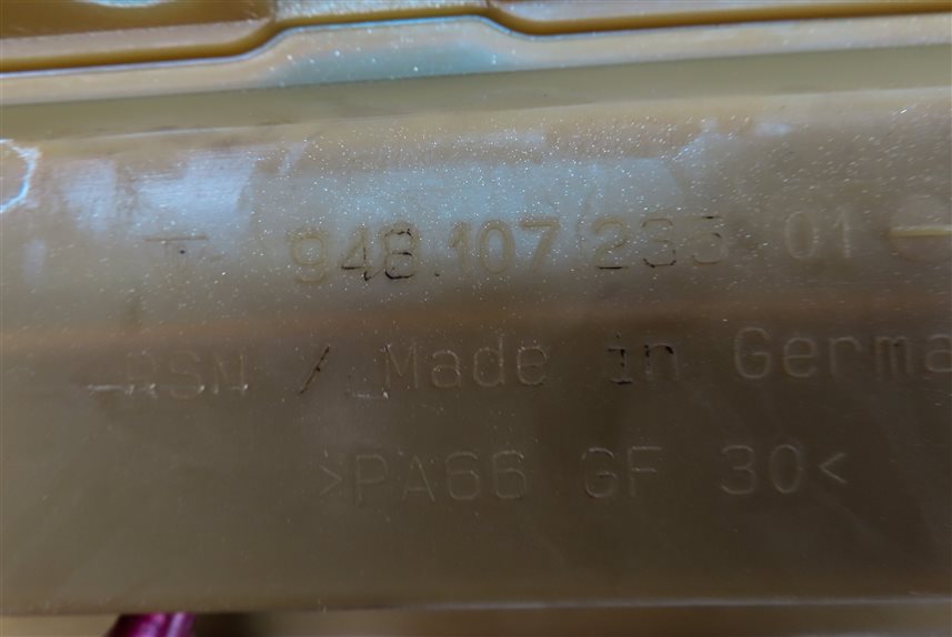 Thumbnail 7: 2008 PORSCHE CAYENNE (957) 4.8L NON-TURBO ENGINE RIGHT PCV OIL SEPARATOR VALVE