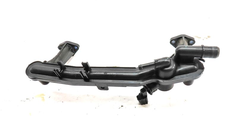 Thumbnail 2: 2017 LAND ROVER DISCOVERY (L462) 3.0L SUPER ENGINE COOLANT CROSSOVER HOSE PIPE
