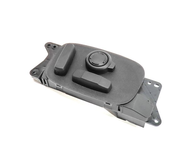 2017 ROVER DISCOVERY (L462) FRONT RIGHT PASSENGER SEAT ADJUST SWITCH w/LUMBAR