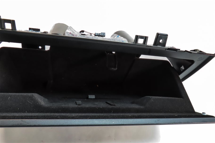 Thumbnail 8: 2017-2023 LAND ROVER DISCOVERY (L462) RIGHT PASSENGER LOWER GLOVE BOX (Black)