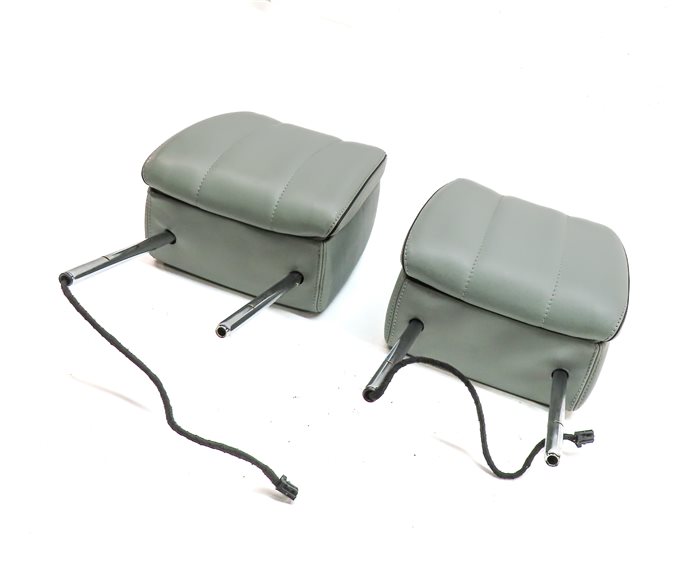 Thumbnail 1: 17-20 LAND ROVER DISCOVERY L462 FRONT LEFT & RIGHT SEAT HEADREST SET/2 (Glacier)