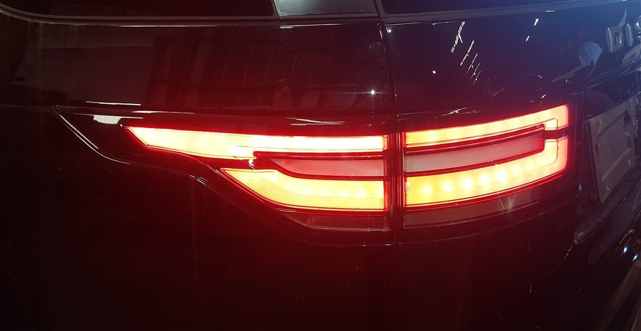 Thumbnail 2: 17-20 LAND ROVER DISCOVERY L462 REAR LEFT DRIVER OUTER QUARTER TAILLIGHT LAMP