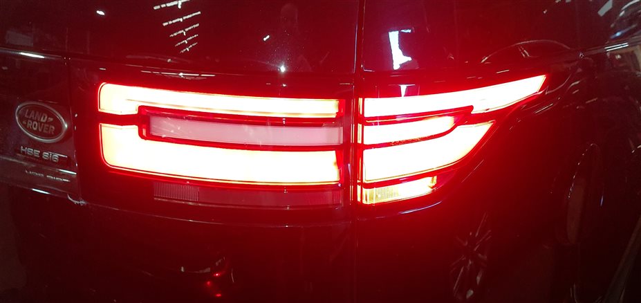 Thumbnail 2: 17-20 LAND ROVER DISCOVERY L462 REAR RIGHT PASSENGER OUTER QUARTER TAILLIGHT